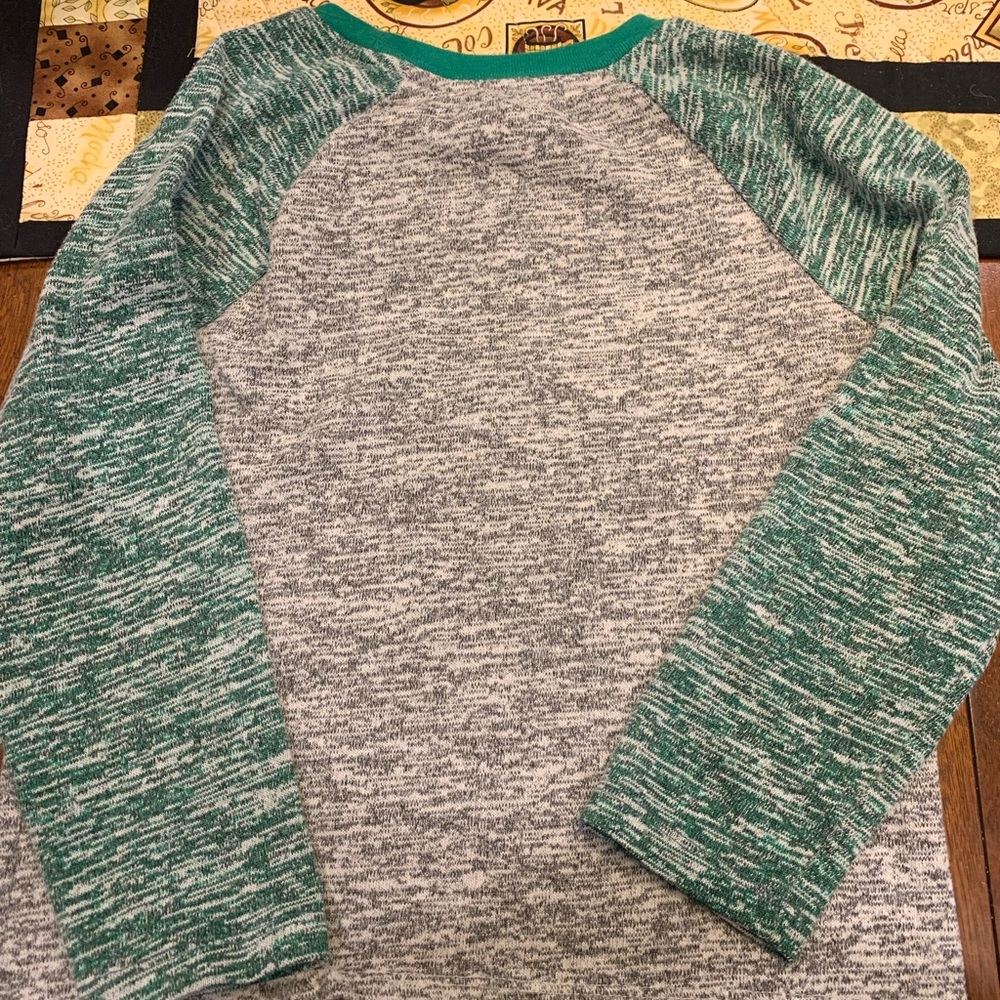 Cat and Jack boys long sleeve T-shirt size XS (4/5)